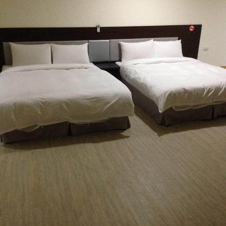 Big Bear Hotel Гаосюн Экстерьер фото