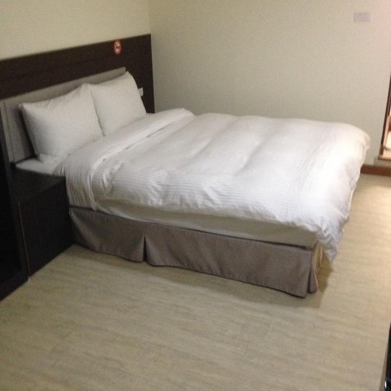 Big Bear Hotel Гаосюн Экстерьер фото