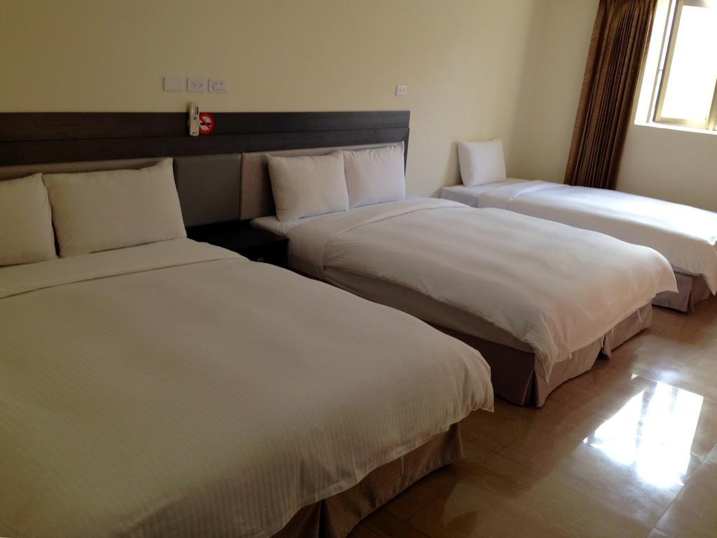 Big Bear Hotel Гаосюн Экстерьер фото